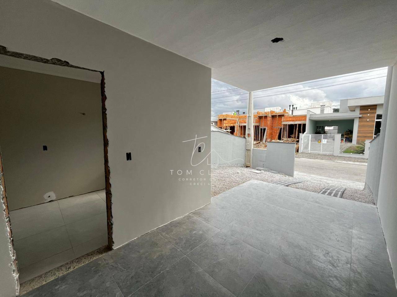 Casa à venda com 2 quartos, 80m² - Foto 2