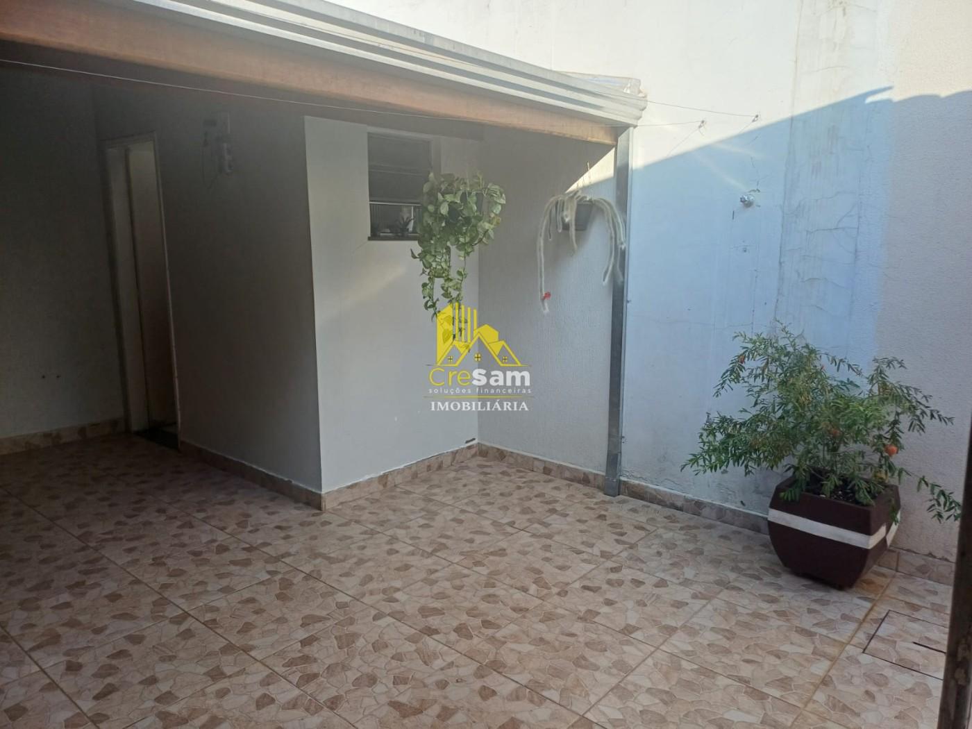 Casa à venda com 2 quartos, 136m² - Foto 1
