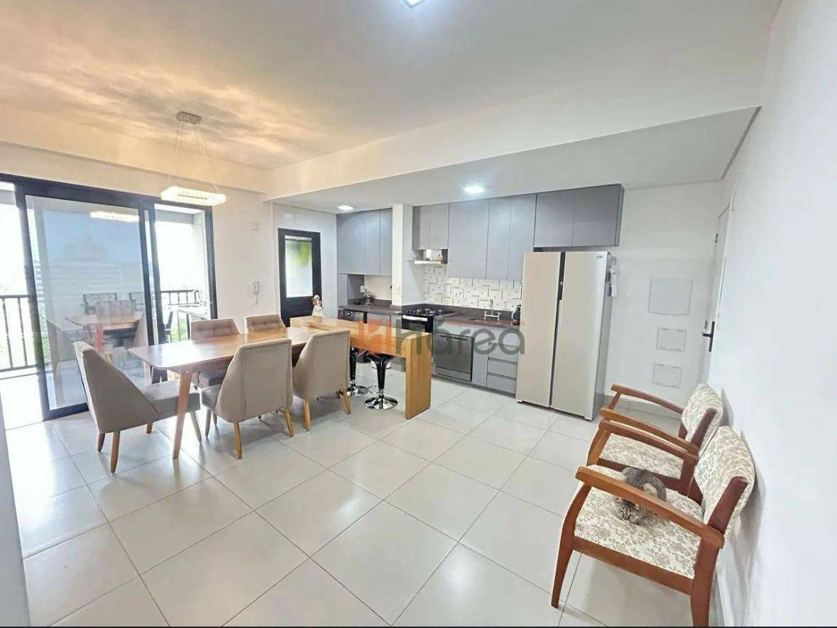 Apartamento à venda com 3 quartos, 95m² - Foto 1