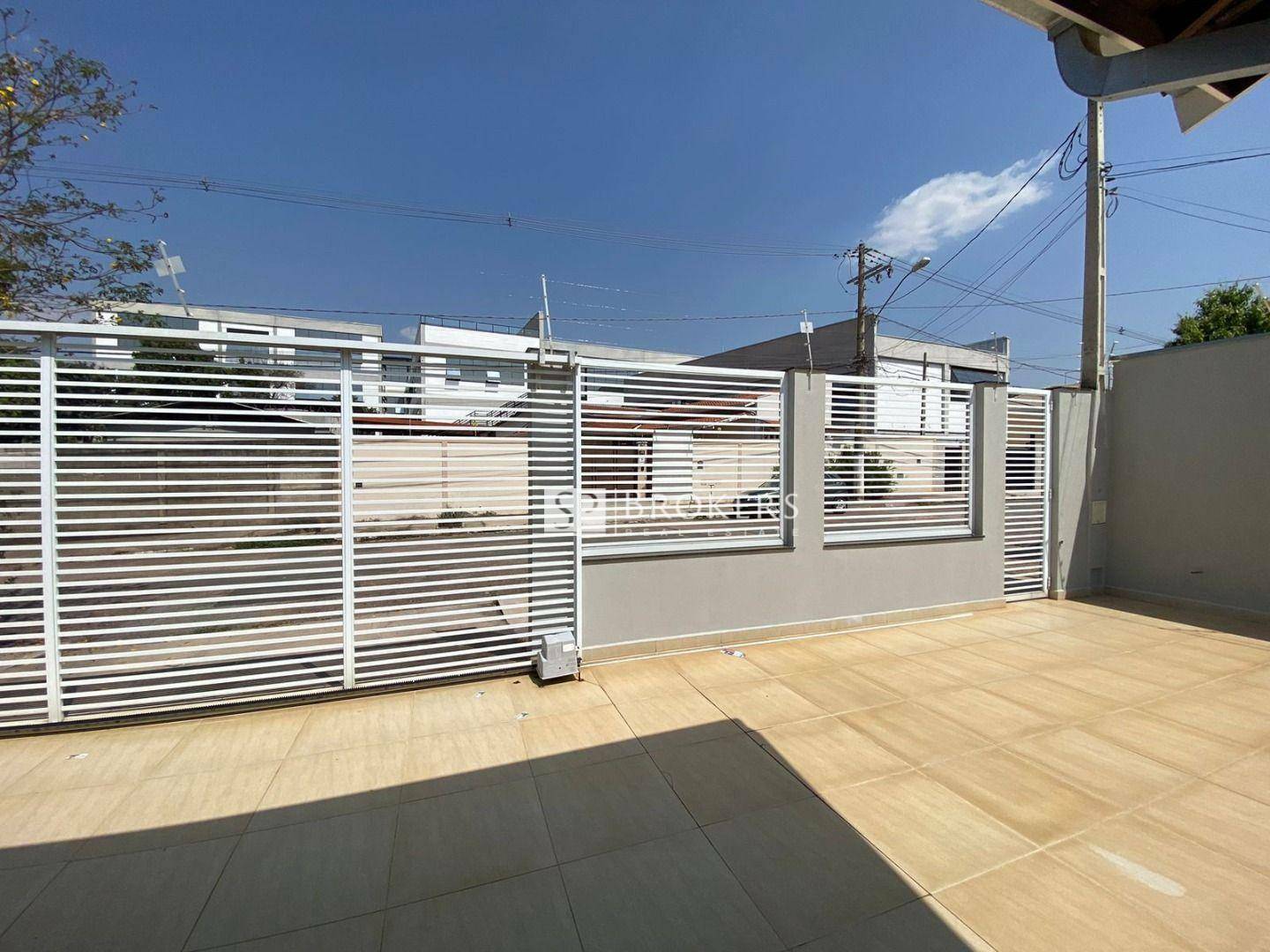 Casa para alugar com 4 quartos, 300m² - Foto 2