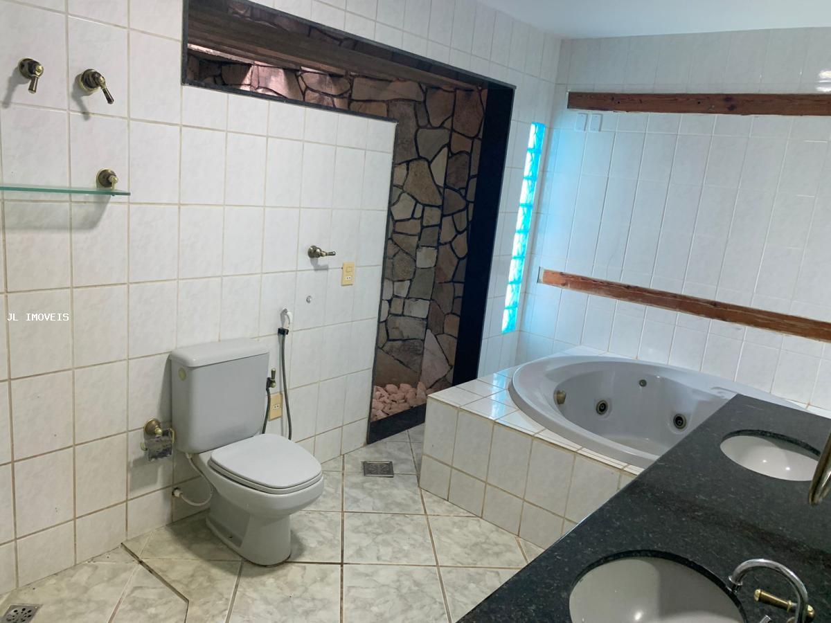 Casa para alugar com 4 quartos, 600m² - Foto 11