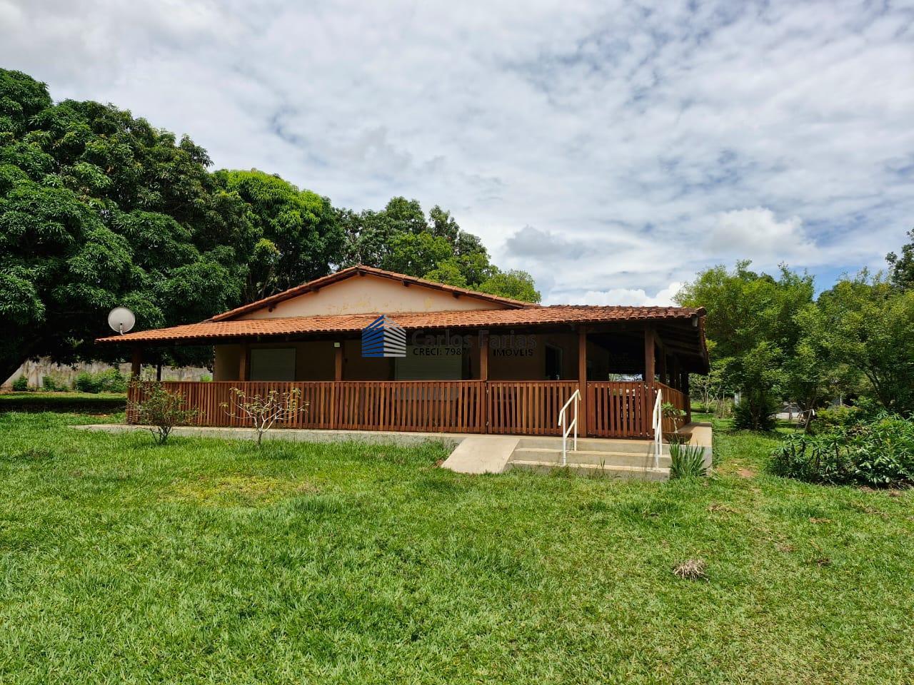 Chácara à venda com 3 quartos, 250m² - Foto 1