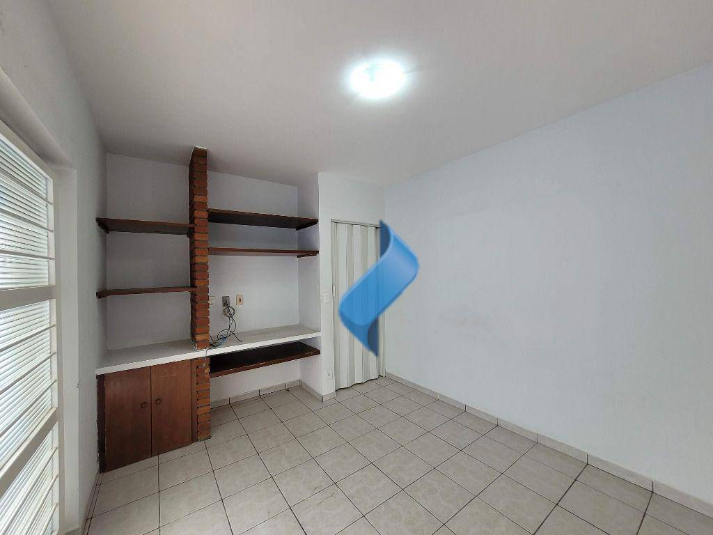 Casa para alugar com 2 quartos, 110m² - Foto 27