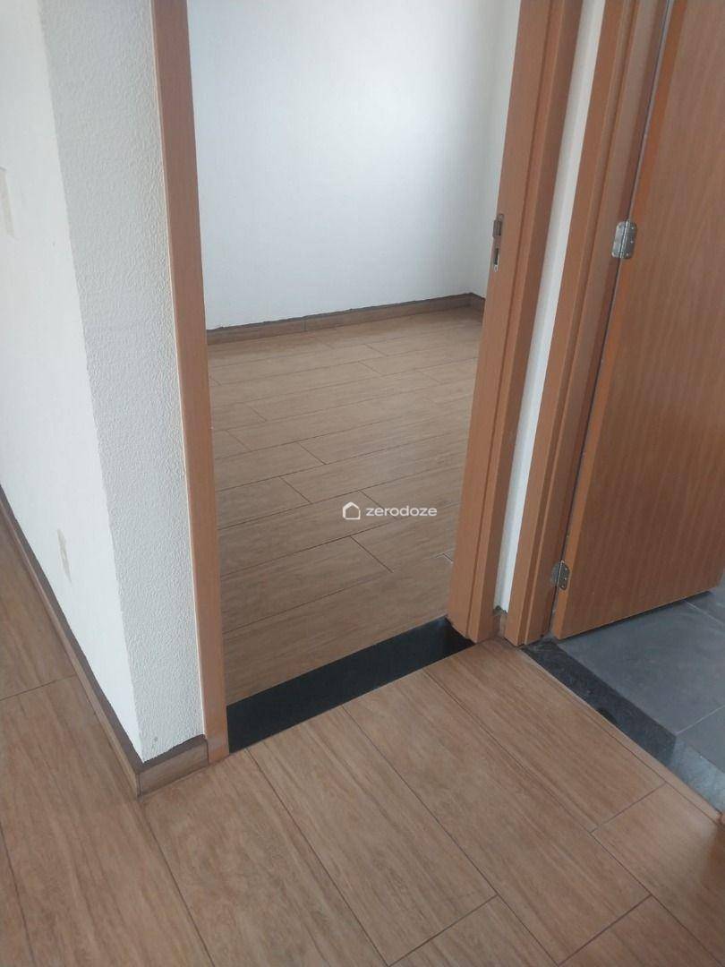 Apartamento à venda com 2 quartos, 41m² - Foto 4