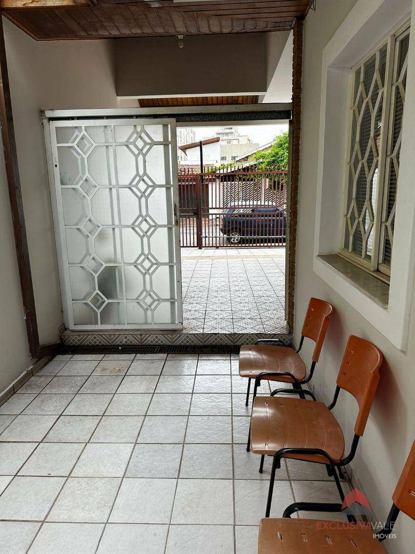 Casa à venda com 5 quartos, 162m² - Foto 16