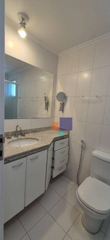 Apartamento para alugar com 3 quartos, 115m² - Foto 13