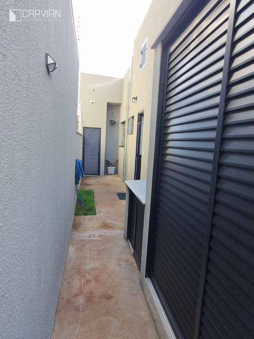 Casa à venda com 2 quartos, 125m² - Foto 25