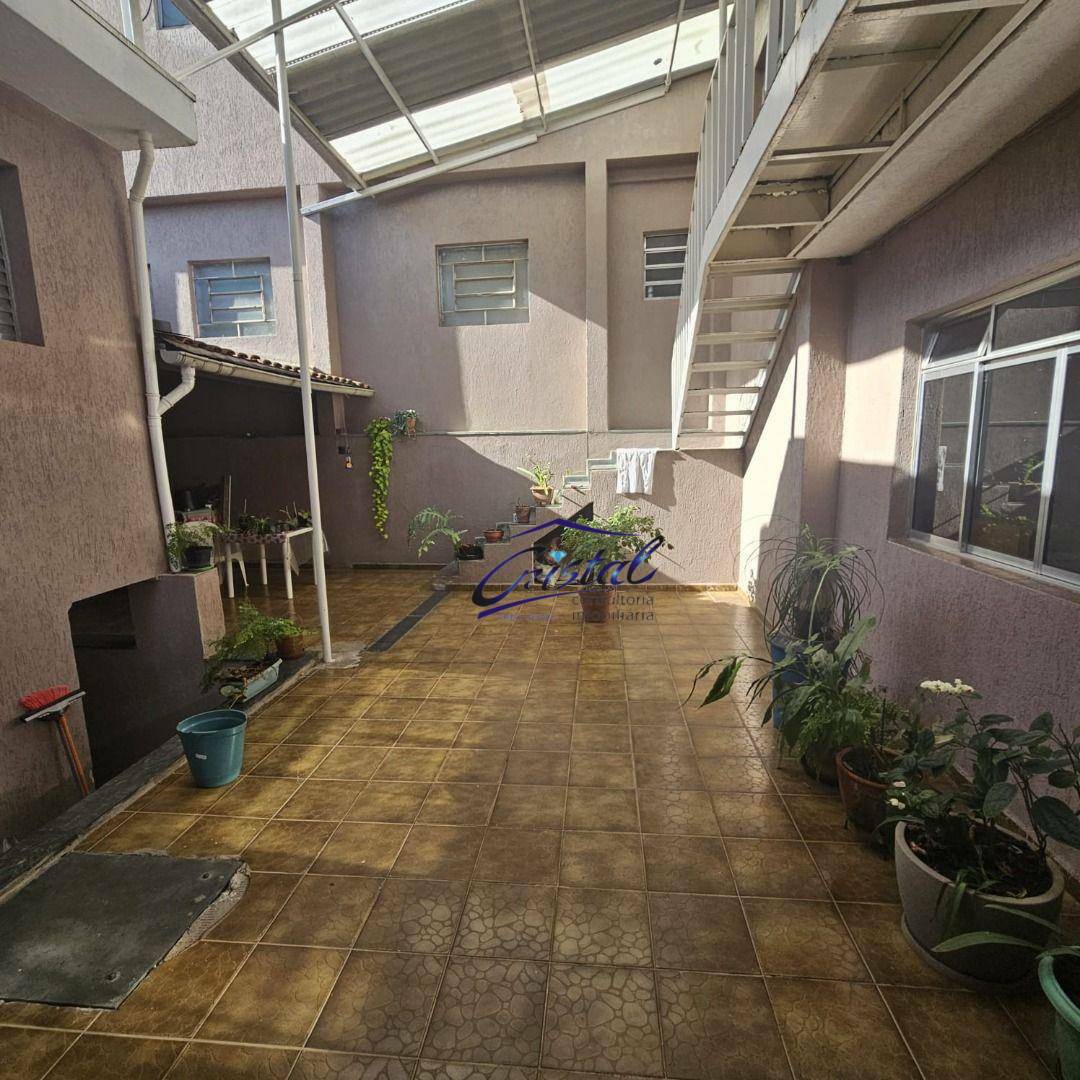 Casa para alugar com 4 quartos, 180m² - Foto 34