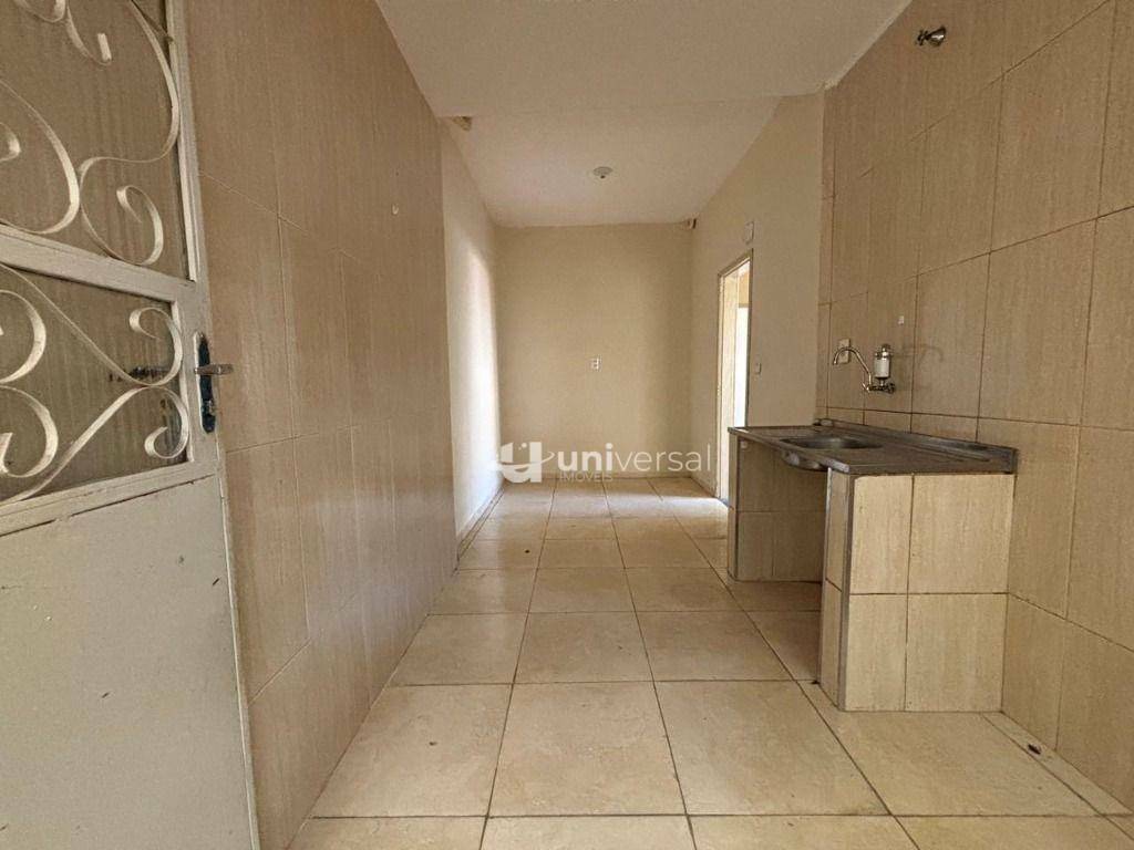 Casa para alugar com 2 quartos, 50m² - Foto 7