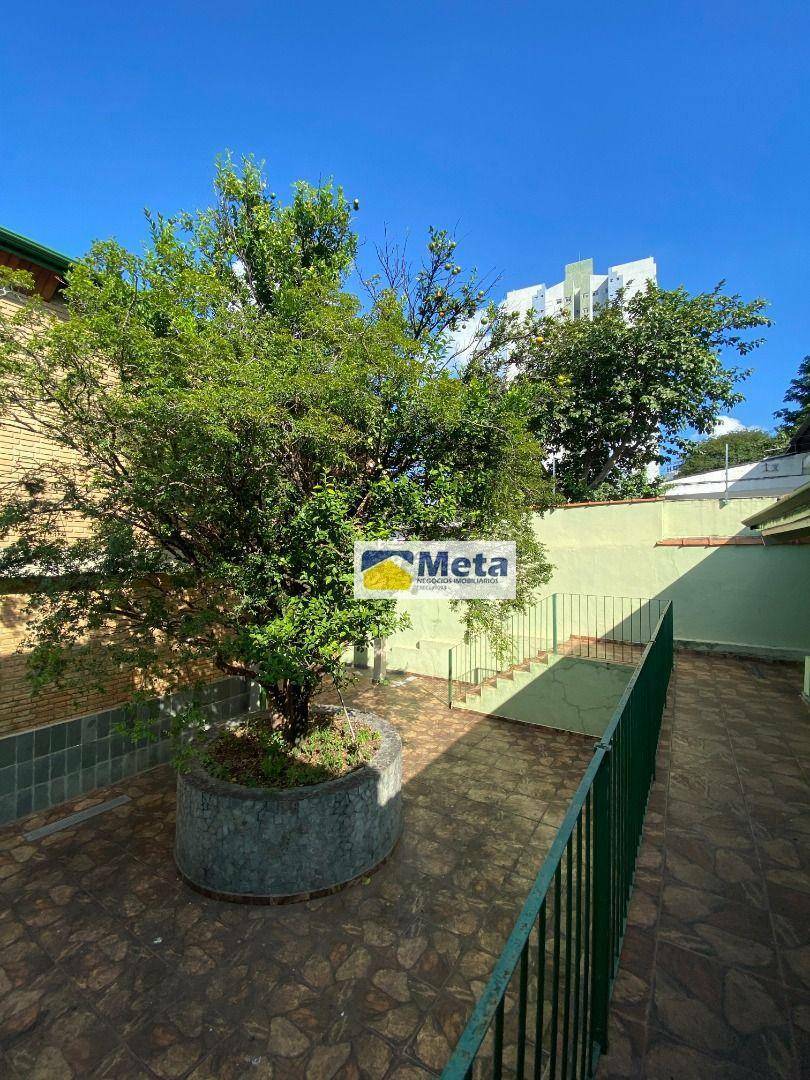 Casa à venda e aluguel com 3 quartos, 253m² - Foto 24