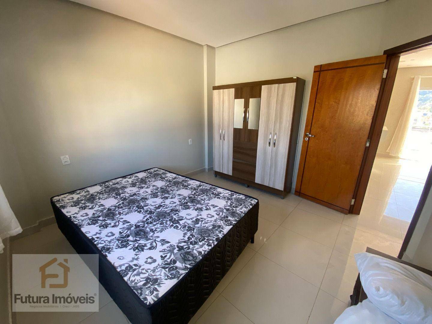 Apartamento para alugar com 2 quartos, 77m² - Foto 11