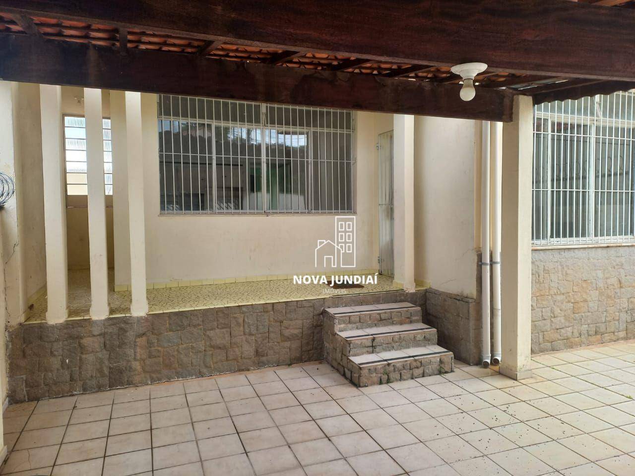 Casa para alugar com 3 quartos, 400M2 - Foto 1