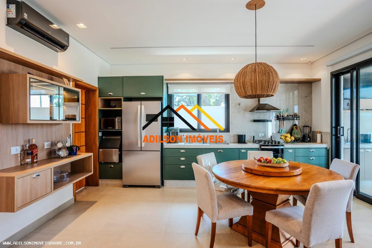 Casa à venda com 4 quartos, 450m² - Foto 2