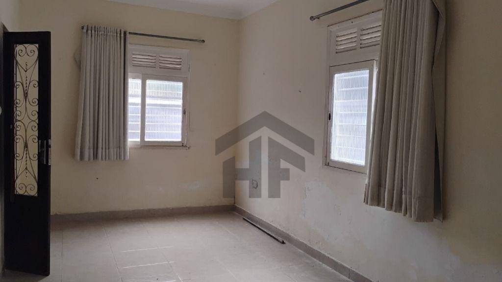 Casa à venda com 6 quartos, 180m² - Foto 4