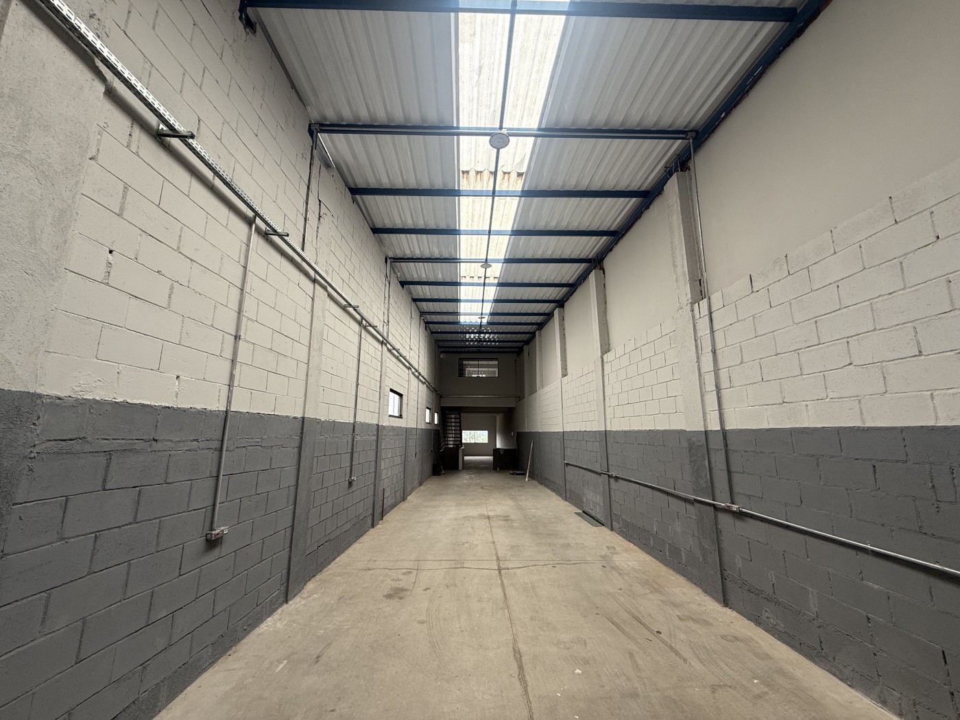 Depósito-Galpão-Armazém para alugar, 390m² - Foto 5