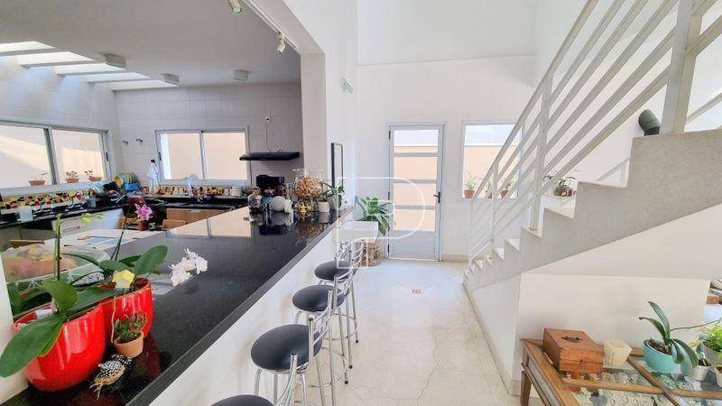 Casa de Condomínio à venda com 4 quartos, 362m² - Foto 2