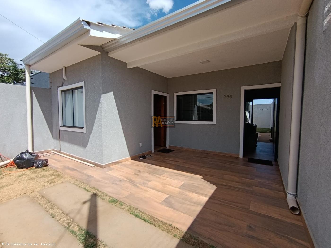 Casa à venda com 3 quartos, 146m² - Foto 2