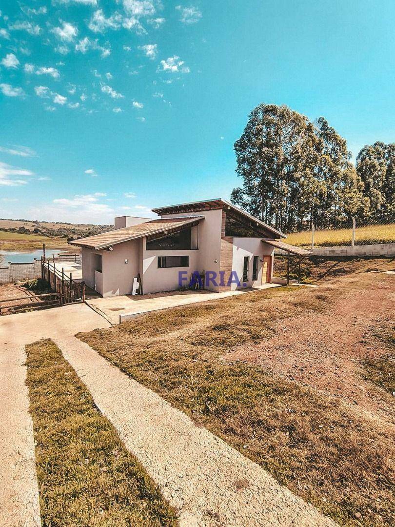 Casa à venda com 2 quartos, 152m² - Foto 2