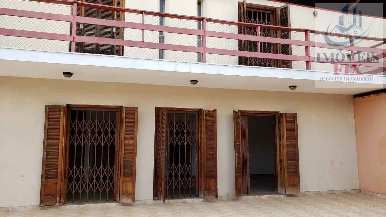 Casa à venda com 5 quartos, 322m² - Foto 1