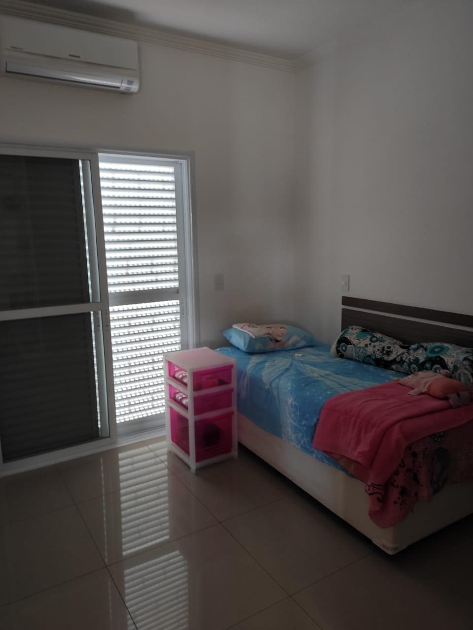 Casa de Condomínio à venda com 4 quartos, 205m² - Foto 3
