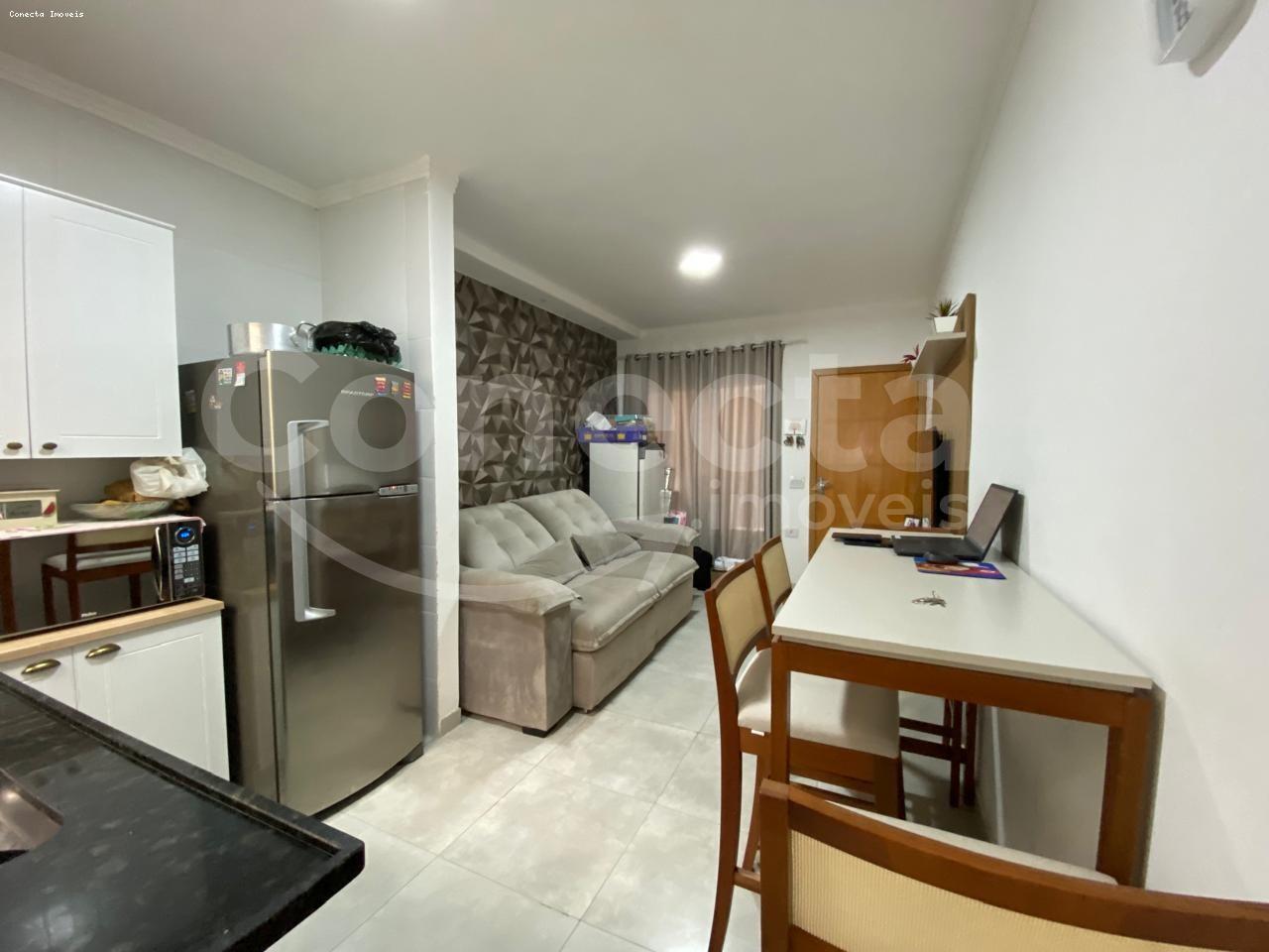 Casa para alugar com 2 quartos, 65m² - Foto 25