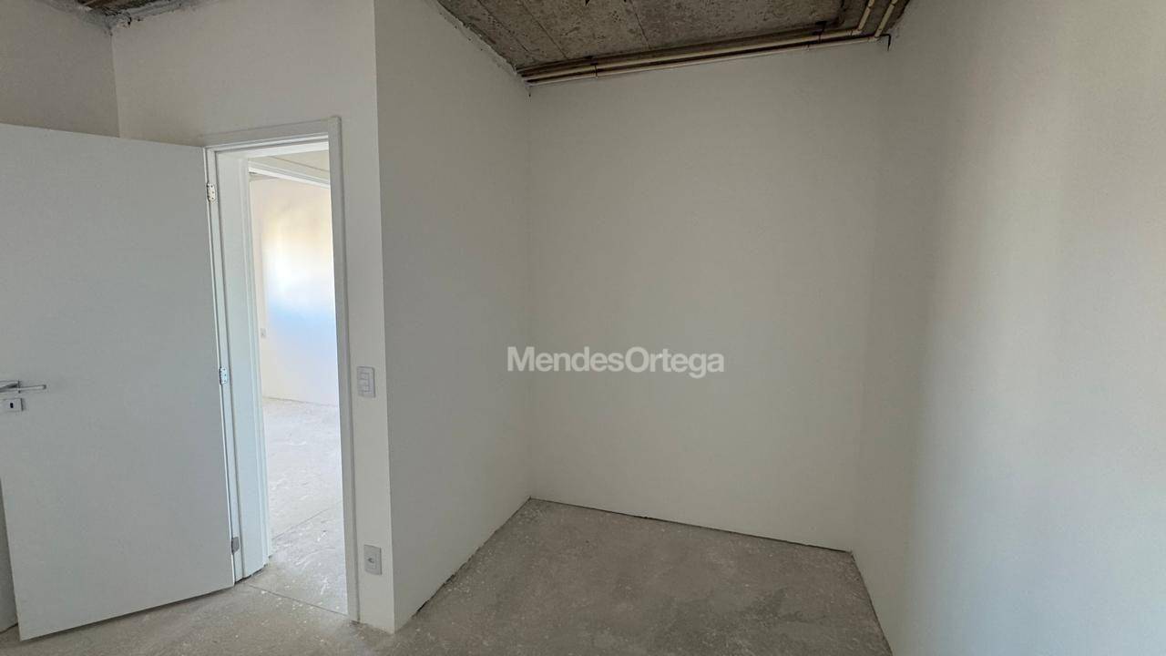 Apartamento à venda com 3 quartos, 151m² - Foto 8