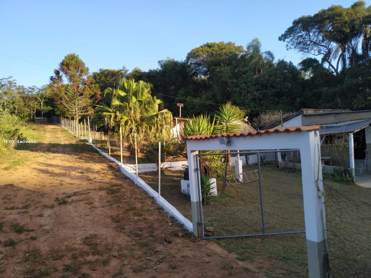 Sítio à venda com 2 quartos, 1800m² - Foto 2