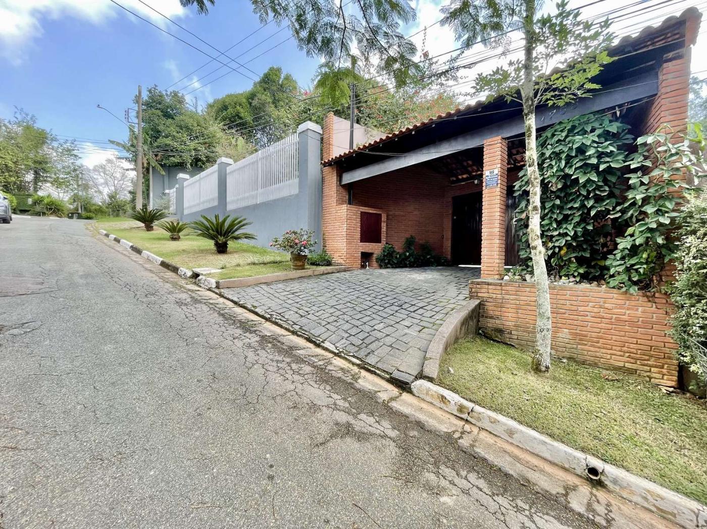 Casa de Condomínio à venda com 3 quartos, 1439m² - Foto 1