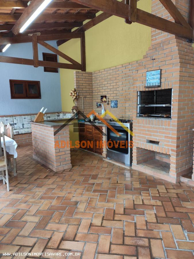 Casa à venda com 3 quartos, 244m² - Foto 32