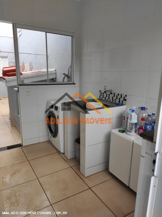 Casa à venda com 3 quartos, 244m² - Foto 27