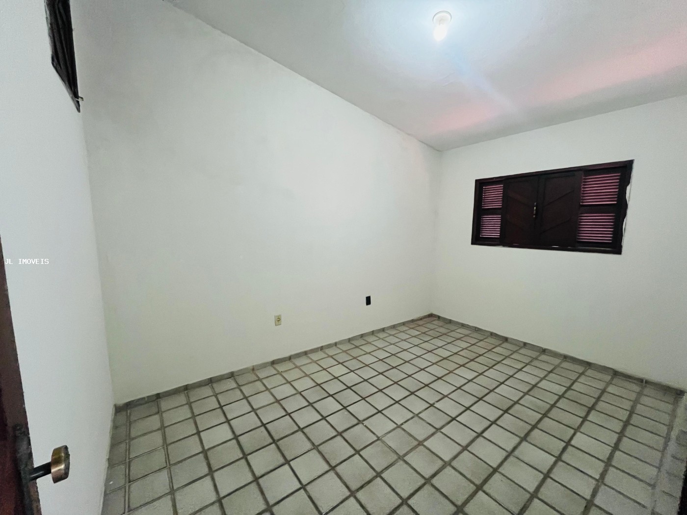 Casa à venda com 9 quartos, 180m² - Foto 8