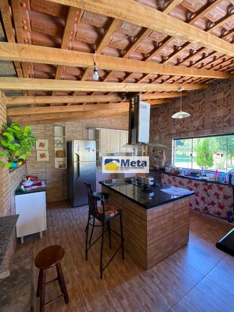 Chácara à venda com 4 quartos, 450m² - Foto 11