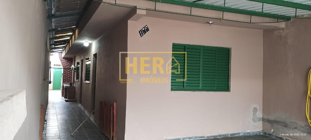 Casa à venda com 4 quartos, 100m² - Foto 1