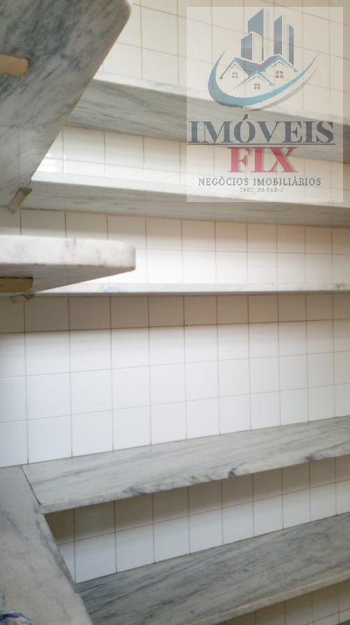 Casa à venda com 5 quartos, 322m² - Foto 13
