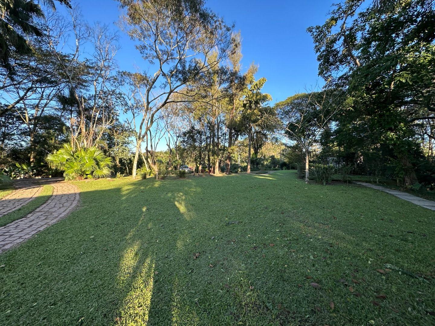 Casa à venda com 3 quartos, 434m² - Foto 1