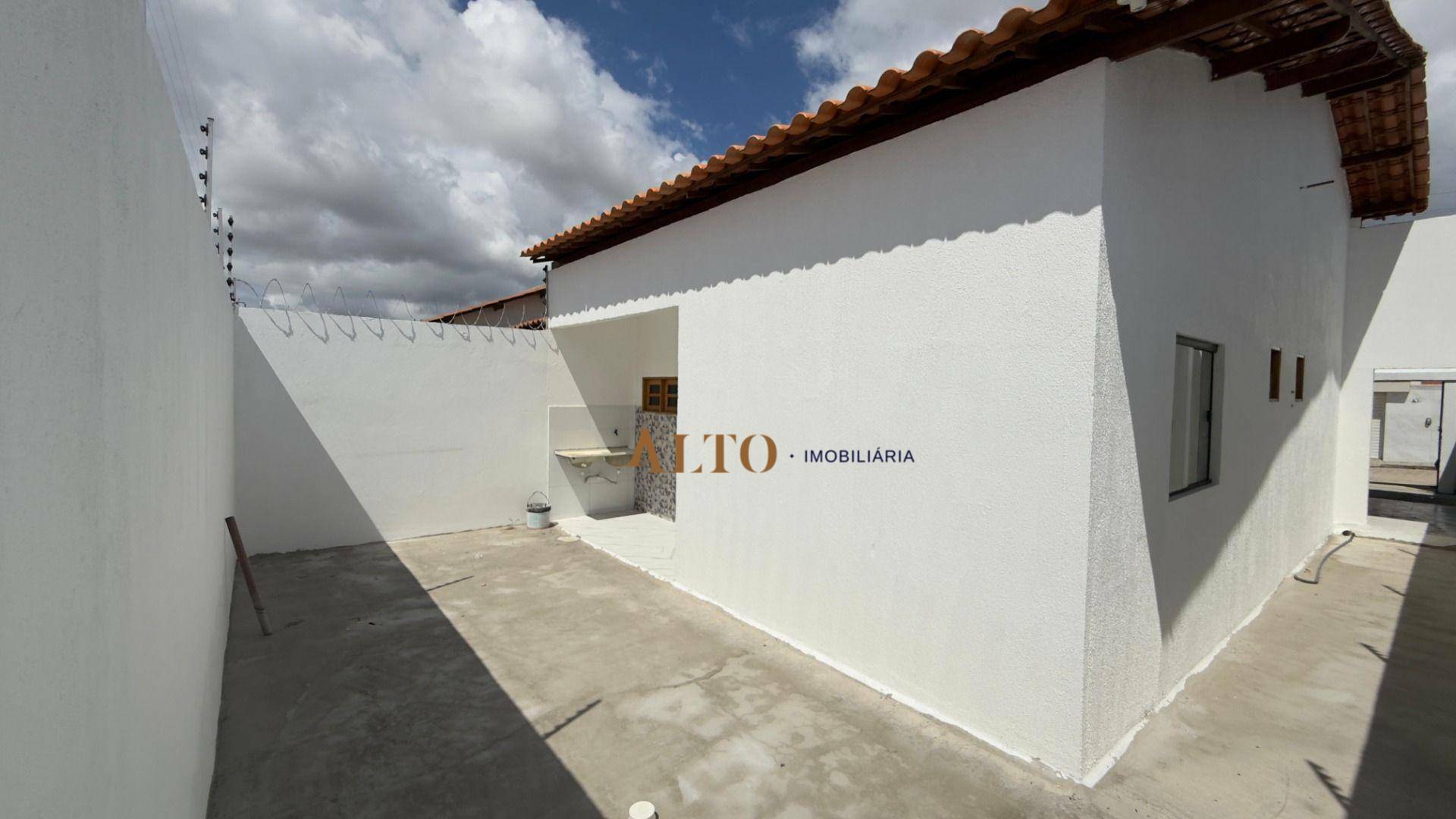 Casa à venda com 3 quartos, 81m² - Foto 2