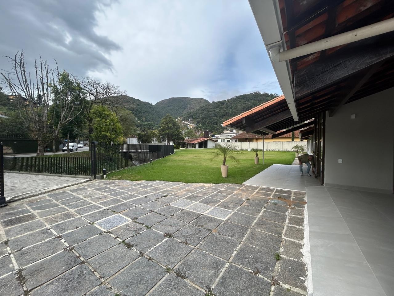 Casa para alugar com 7 quartos, 756m² - Foto 1