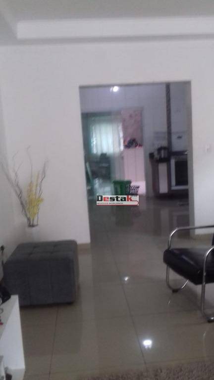 Sobrado à venda com 3 quartos, 240m² - Foto 2