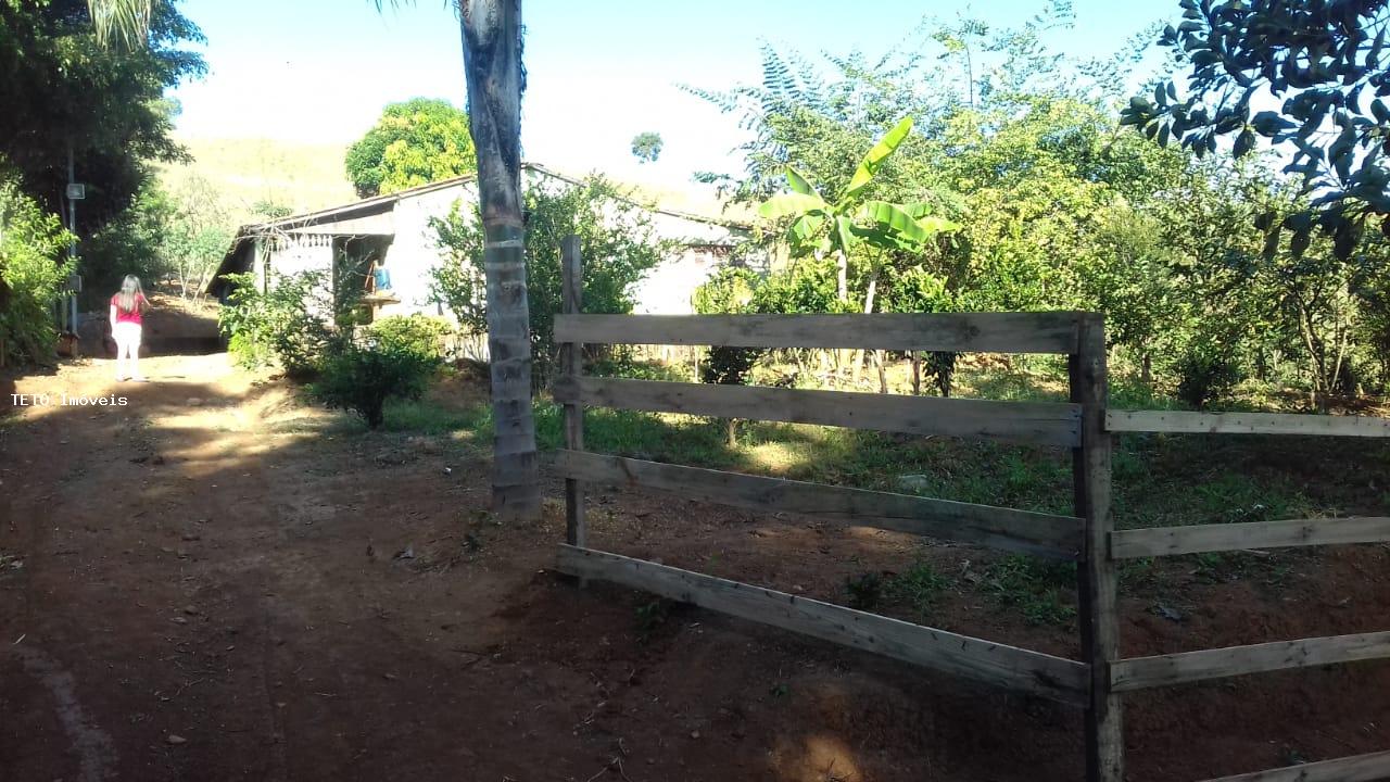 Chácara à venda com 3 quartos, 900m² - Foto 1