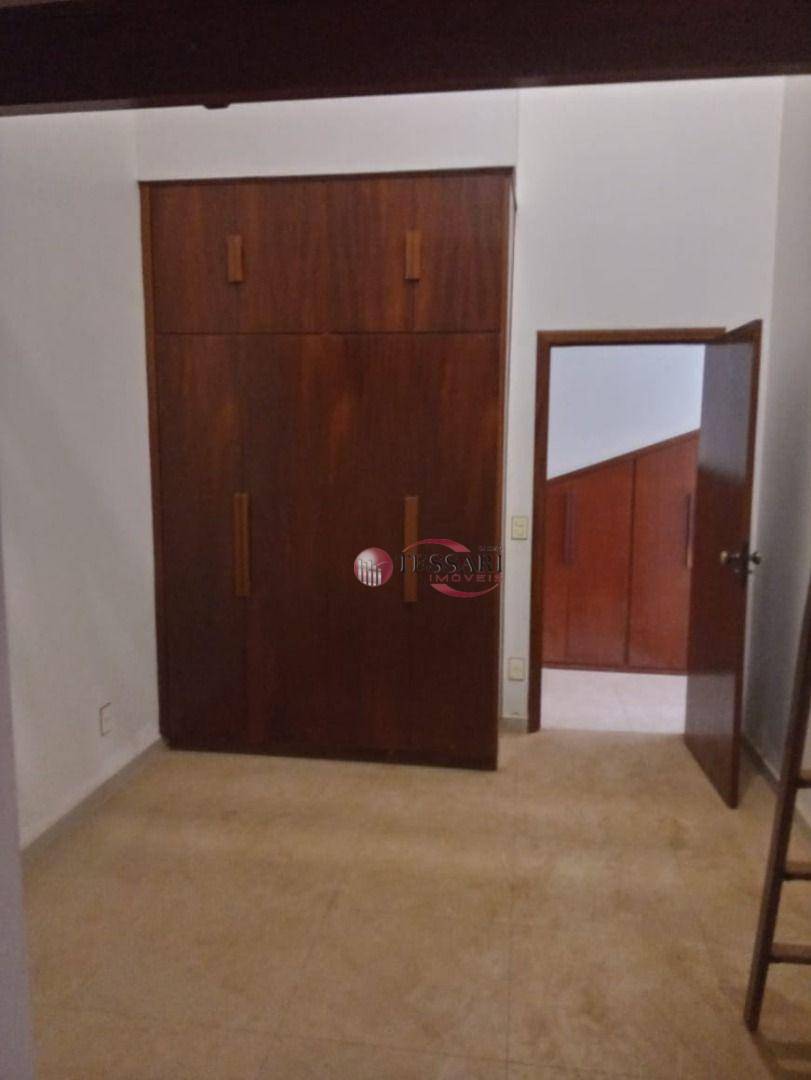 Casa para alugar com 4 quartos, 441m² - Foto 18