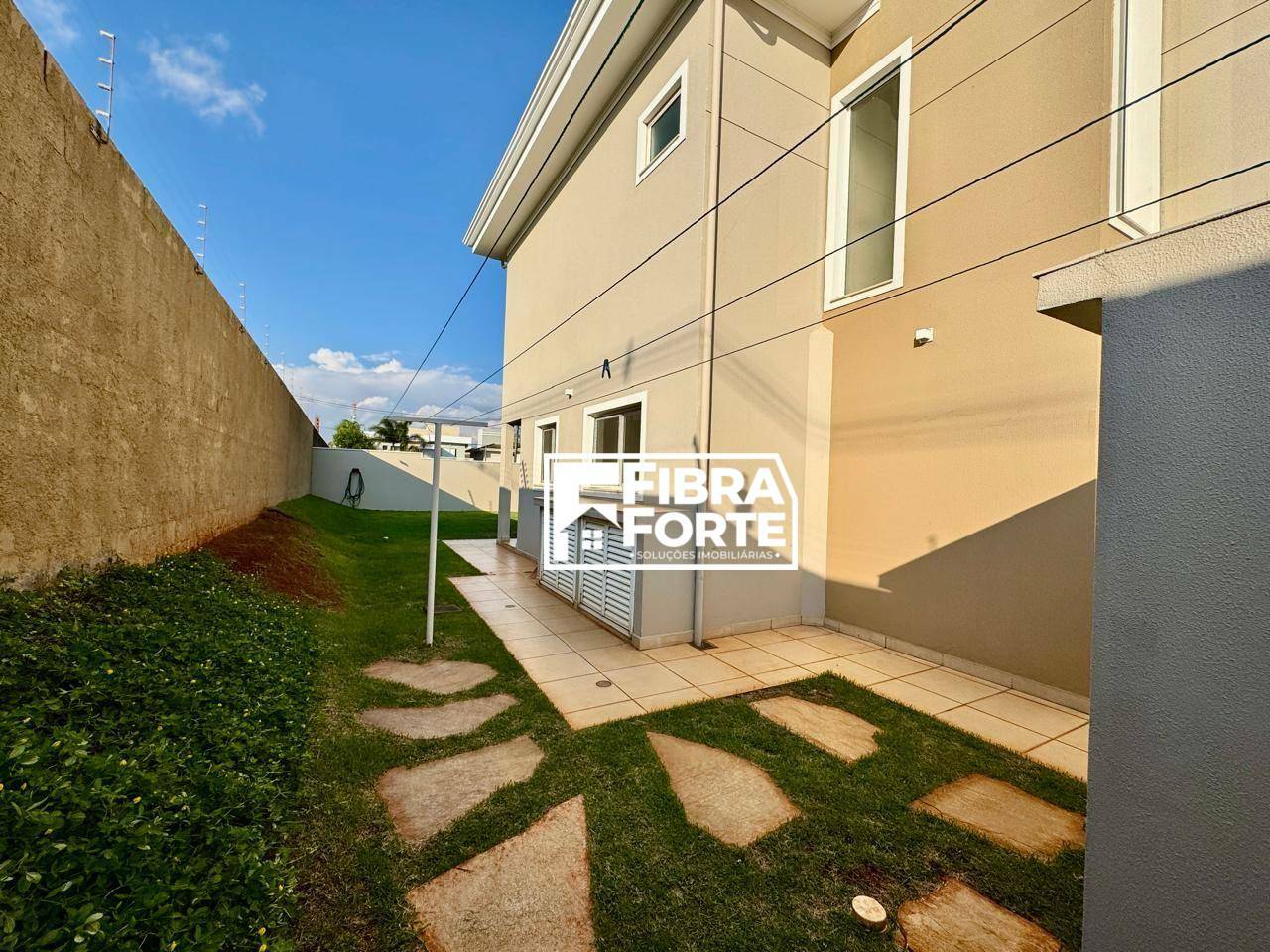 Casa de Condomínio à venda com 3 quartos, 220m² - Foto 35