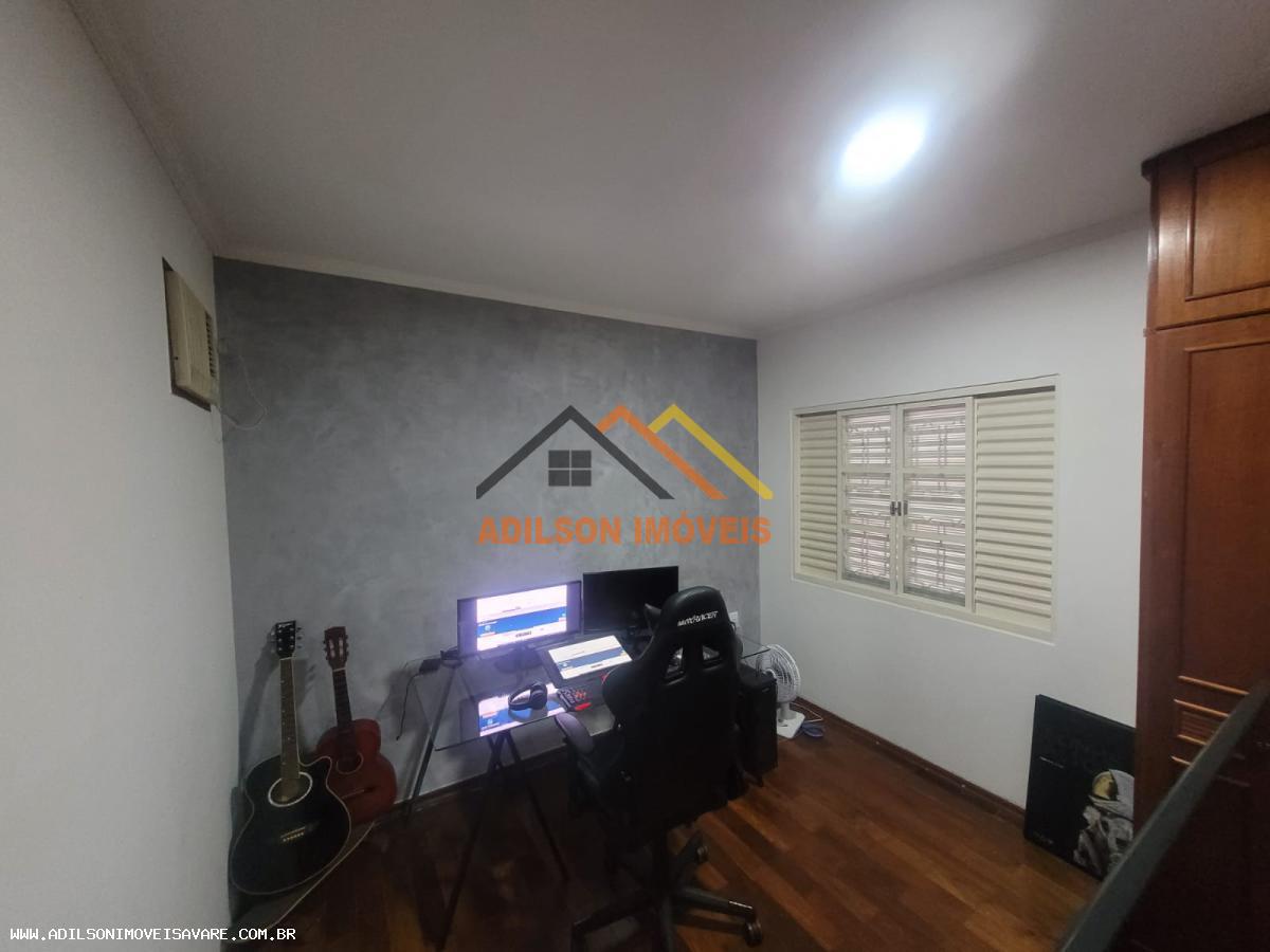 Casa à venda com 3 quartos, 244m² - Foto 22