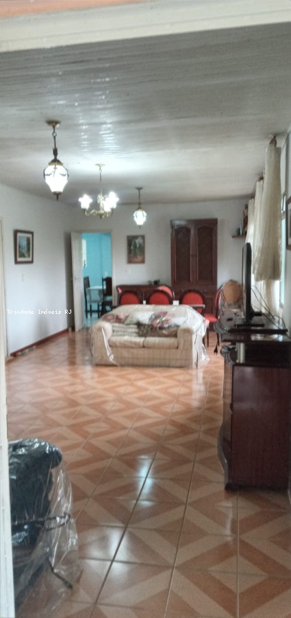 Casa à venda com 2 quartos, 130m² - Foto 1