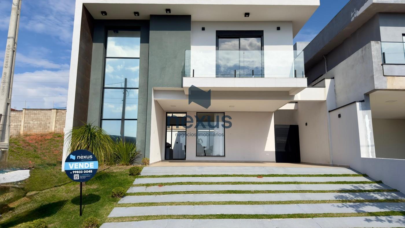 Casa à venda com 3 quartos, 250m² - Foto 1