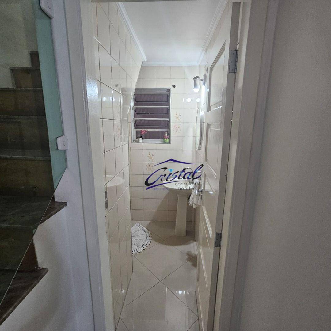 Casa para alugar com 4 quartos, 180m² - Foto 29