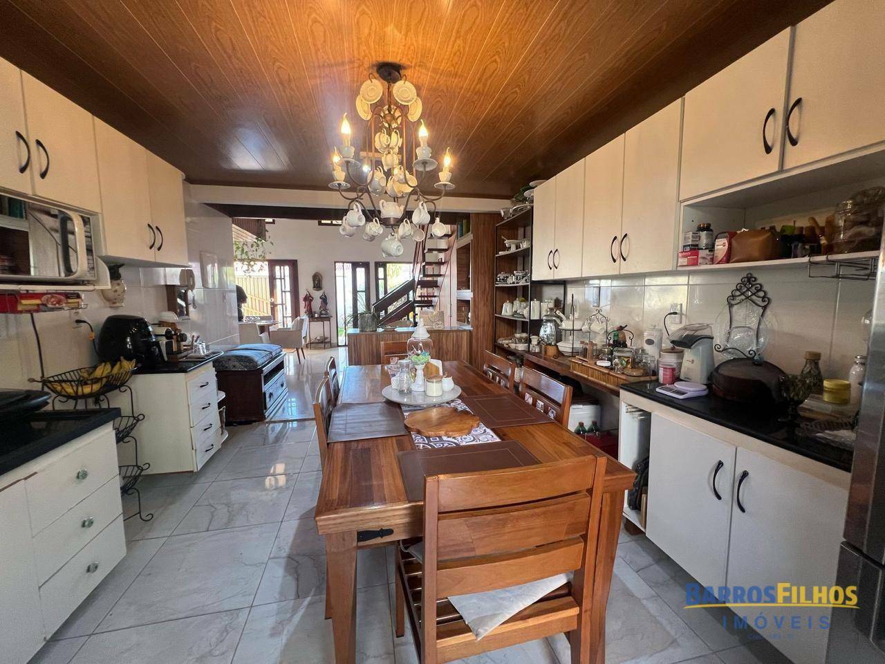 Casa para alugar com 4 quartos, 180M2 - Foto 19