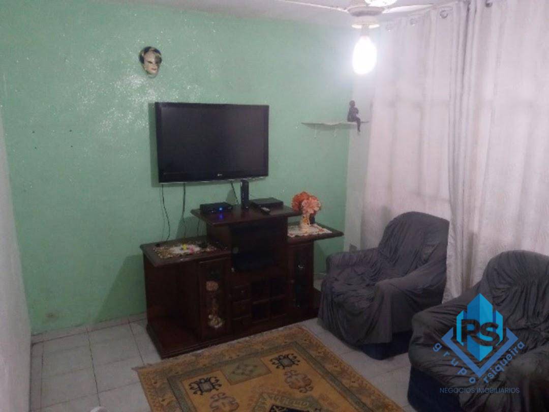 Casa à venda e aluguel com 6 quartos, 210m² - Foto 1