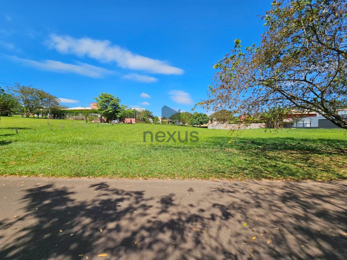 Terreno à venda, 1000m² - Foto 1