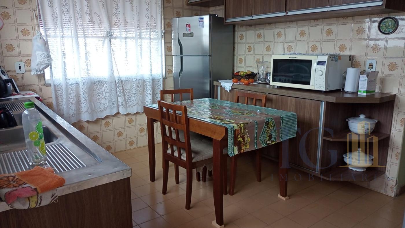 Sobrado à venda com 3 quartos, 282m² - Foto 2