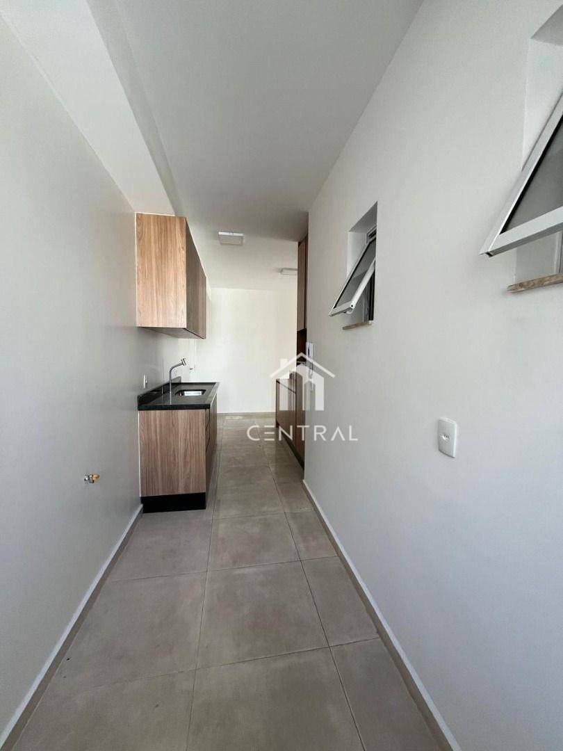 Apartamento para alugar com 3 quartos, 83m² - Foto 9